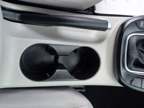 Certified 2025 Kia Soul LX w/ LX Technology Package FWD image 15