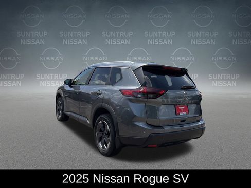 Used 2025 Nissan Rogue SV w/ SV Premium Package FWD image 3