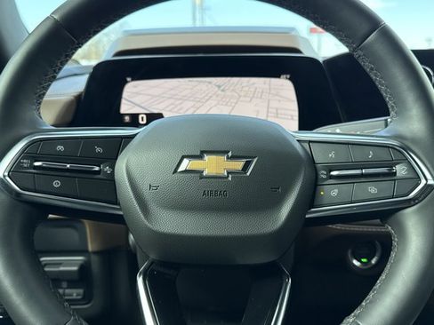 Used 2025 Chevrolet Suburban High Country image 29