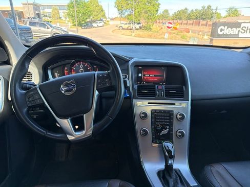 Used 2017 Volvo XC60 T5 Dynamic w/ Preferred Option Package AWD/4WD image 10