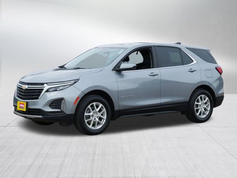 Used 2024 Chevrolet Equinox LT w/ LPO, Floor Liner Package image 3