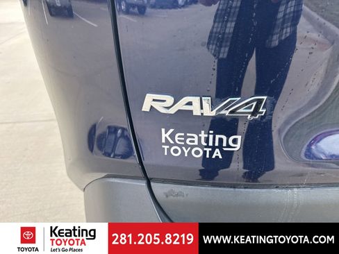 Used 2024 Toyota RAV4 XLE Premium image 9
