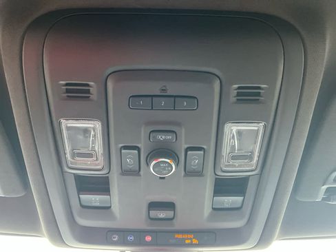 Used 2022 Chevrolet Tahoe Z71 w/ Luxury Package image 22