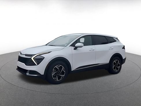 Used 2025 Kia Sportage LX FWD image 9