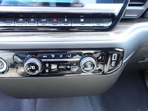 Used 2023 Chevrolet Silverado 1500 LT AWD/4WD image 44