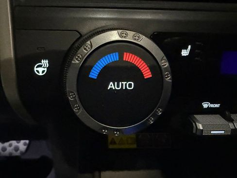 Used 2024 Toyota Tacoma TRD Sport w/ TRD Sport Upgrade Package image 13