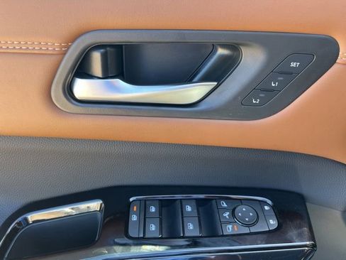 New 2026 Nissan Pathfinder Platinum AWD/4WD image 11