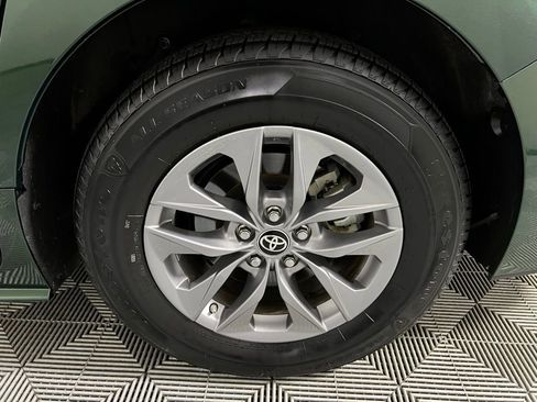 Used 2024 Toyota Sienna XLE image 12