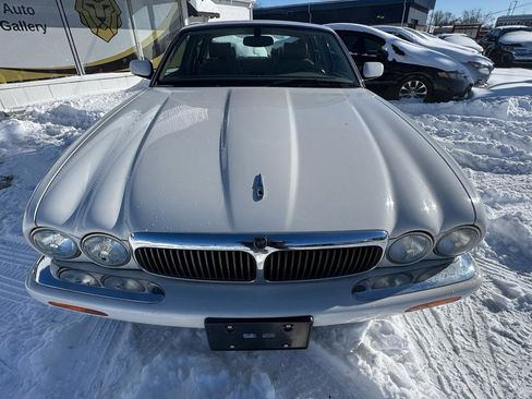 Used 2003 Jaguar XJ8 image 10