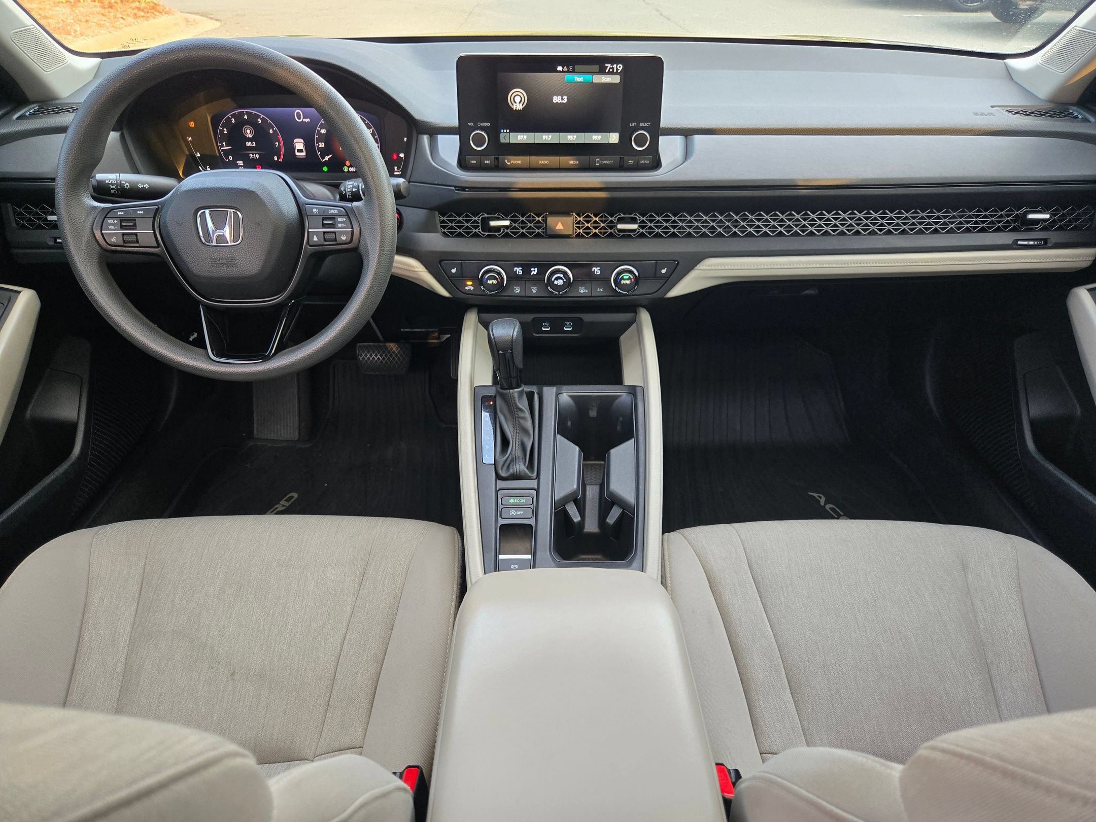 Used 2023 Honda Accord EX image 10