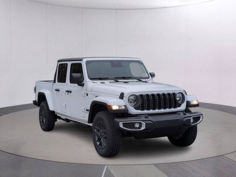 New 2026 Jeep Gladiator Sport AWD/4WD image 7