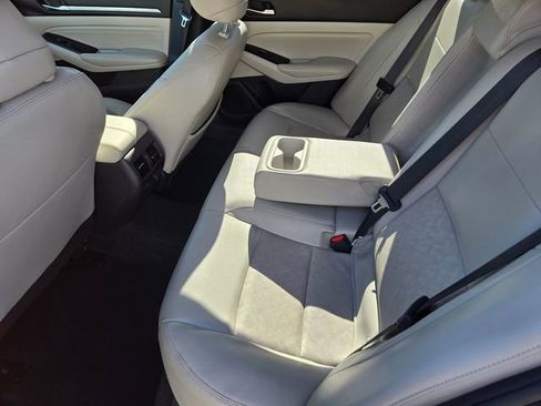 Used 2023 Nissan Altima 2.5 SL image 7