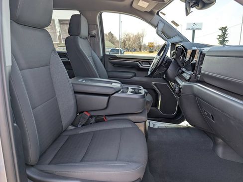 Used 2024 Chevrolet Silverado 1500 LT AWD/4WD image 31