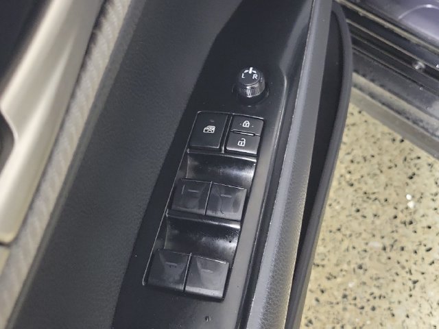 Used 2025 Toyota Camry SE w/ Convenience Package FWD image 21