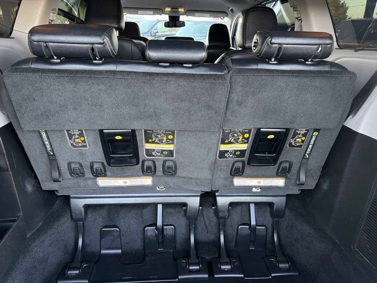 Used 2018 Toyota Sienna SE FWD image 50