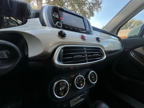 Used 2017 FIAT 500X Lounge image 14