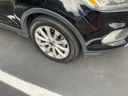 Used 2017 Ford Escape Titanium FWD image 2