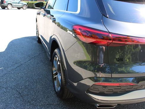 Used 2025 Audi Q5 Premium Plus w/ Premium Plus AWD/4WD image 43