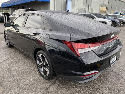 Used 2023 Hyundai Elantra SEL w/ Convenience Package FWD image 12