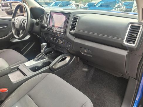 Used 2024 Nissan Frontier SV w/ SV Convenience Package RWD image 8