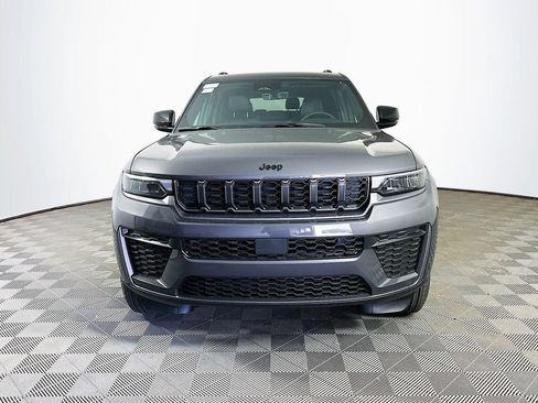 New 2026 Jeep Grand Cherokee L 4WD image 4