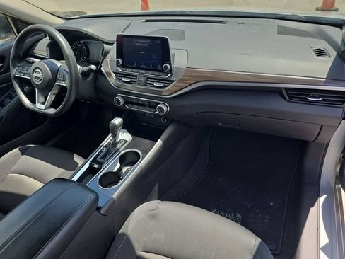 Certified 2024 Nissan Altima 2.5 SV FWD image 11