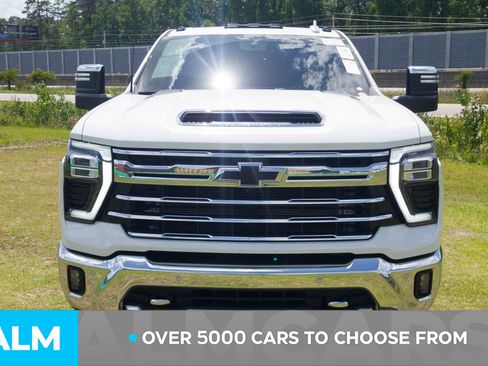 Used 2024 Chevrolet Silverado 2500 LTZ w/ LTZ Plus Package AWD/4WD image 3