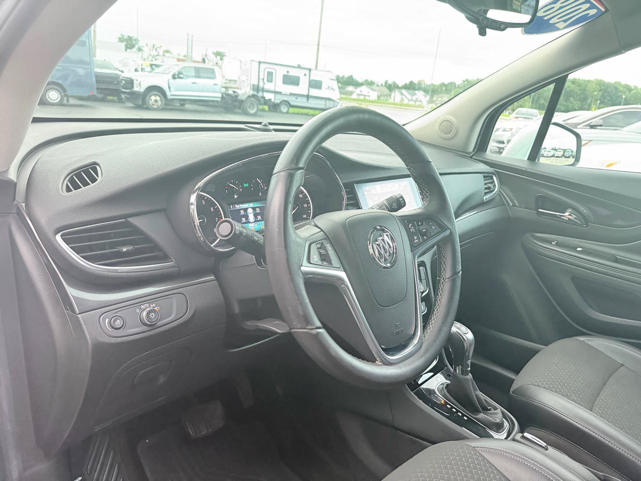 Used 2018 Buick Encore Preferred AWD/4WD image 18