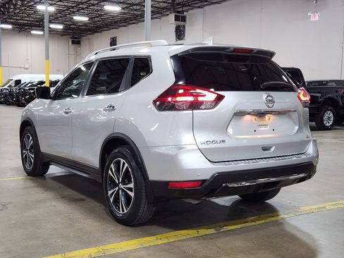 Used 2020 Nissan Rogue SV w/ Sun & Sound Touring Package image 11