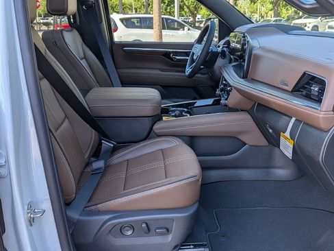 New 2026 Chevrolet Tahoe High Country w/ Sun And Tow Package AWD/4WD image 27
