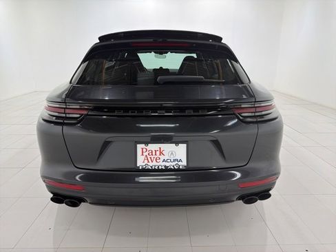 Used 2018 Porsche Panamera 4 image 4