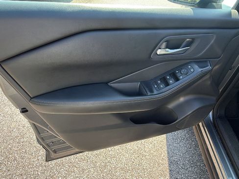 Used 2024 Nissan Rogue SV AWD/4WD image 14