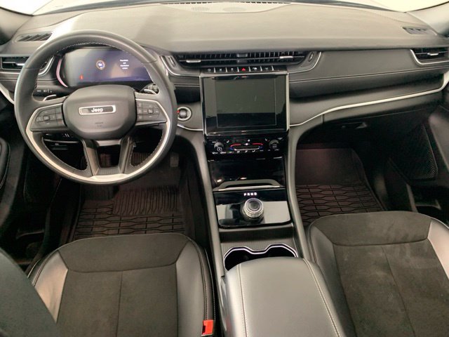 Used 2023 Jeep Grand Cherokee Altitude AWD/4WD image 2