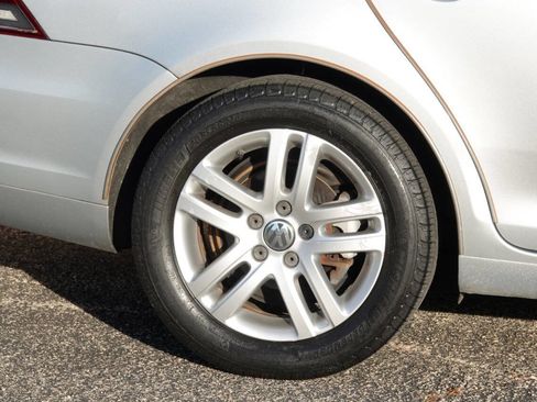 Used 2010 Volkswagen Jetta TDI FWD image 28