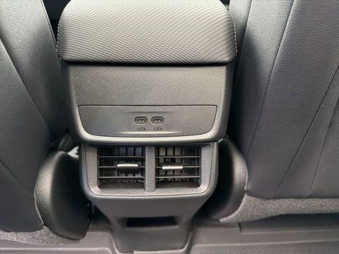 New 2026 Chevrolet Equinox LT w/ Convenience Package II AWD/4WD image 16