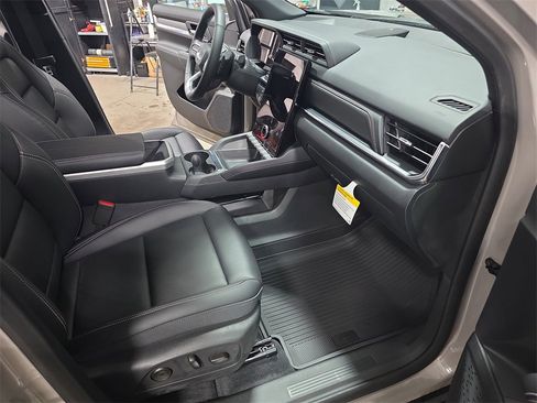 New 2026 GMC Terrain Elevation w/ Elevation Premium Package image 10