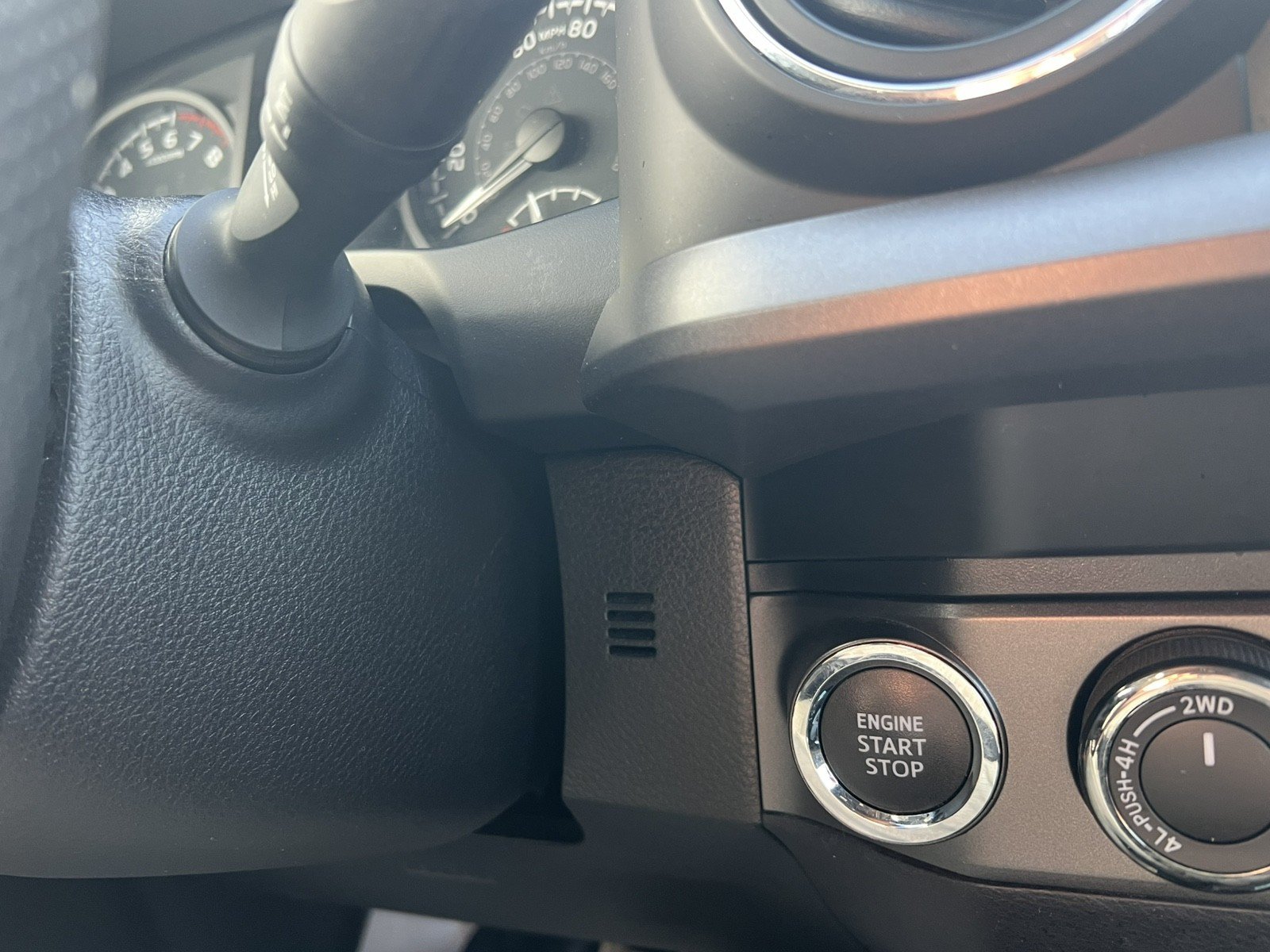 Used 2021 Toyota Tacoma TRD Off-Road w/ TRD Premium Off Road Package AWD/4WD image 29