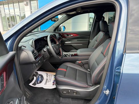 Used 2026 Chevrolet Traverse RS w/ LPO, Floor Liner Package AWD/4WD image 9