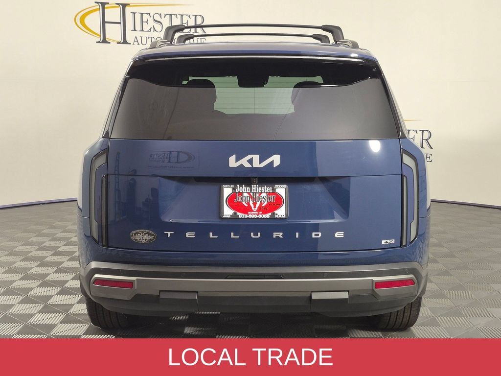Used 2027 Kia Telluride S w/ Towing Package AWD/4WD image 6