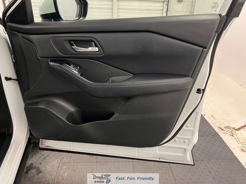 Used 2025 Nissan Rogue SV AWD/4WD image 37