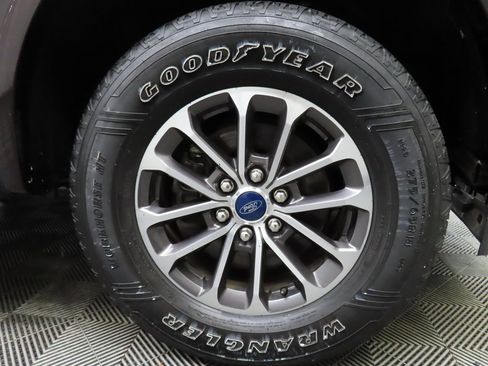 Used 2019 Ford F150 XLT w/ Equipment Group 302A Luxury image 8