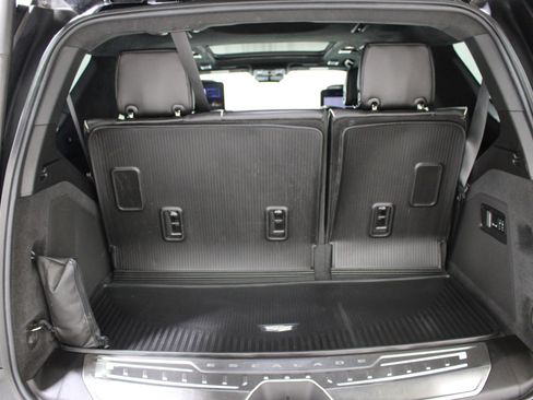 Used 2022 Cadillac Escalade Sport Platinum w/ LPO, ONYX Package AWD/4WD image 26