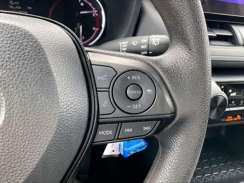 Used 2025 Toyota RAV4 LE image 22