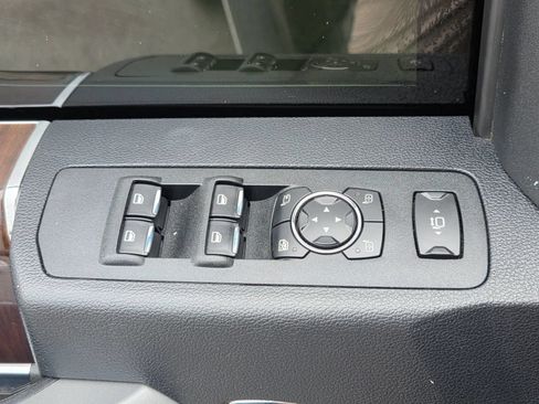 Used 2017 Ford F250 Platinum w/ Platinum Ultimate Package AWD/4WD image 24