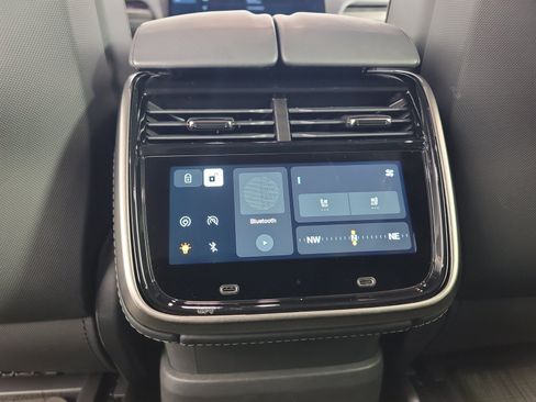 Used 2024 Rivian R1S Adventure AWD/4WD image 30