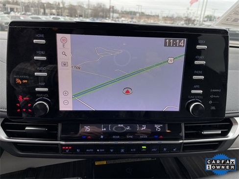 Used 2021 Toyota Sienna Limited image 19