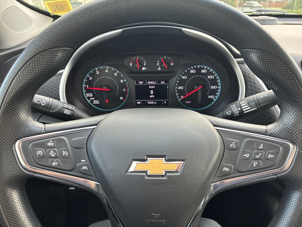 Used 2025 Chevrolet Malibu LT FWD image 14