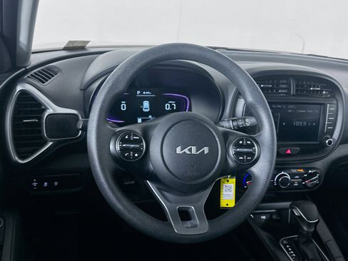 Used 2025 Kia Soul LX w/ LX Technology Package image 18