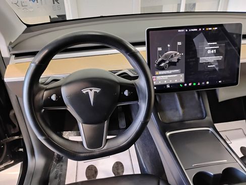 Used 2021 Tesla Model Y 2WD image 76