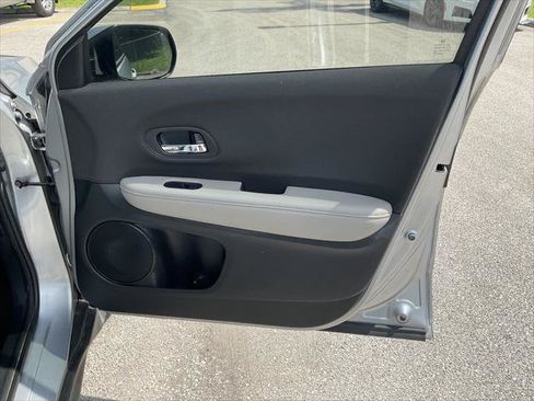 Used 2020 Honda HR-V LX image 28